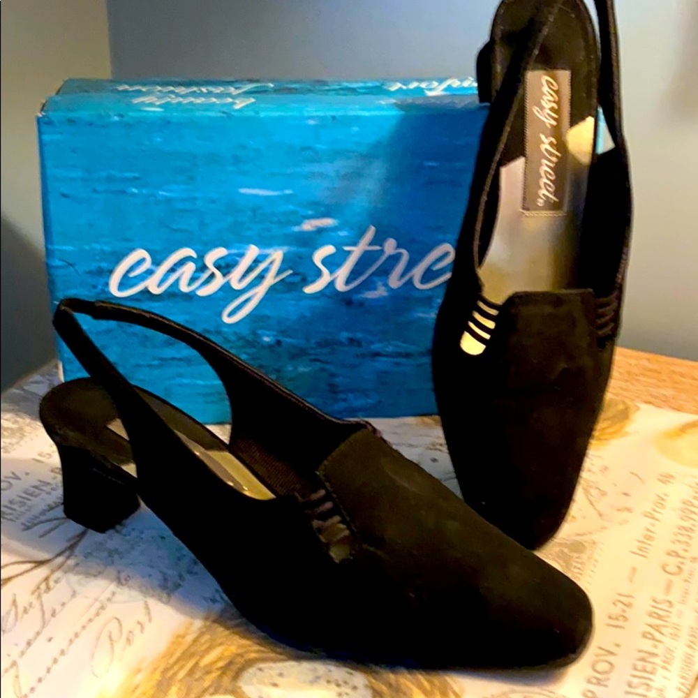 Easy Street black heels